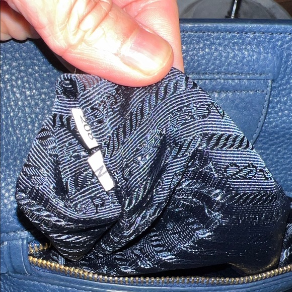 3101 Prada Blue Leather Women's Bag - Picture 10 of 12